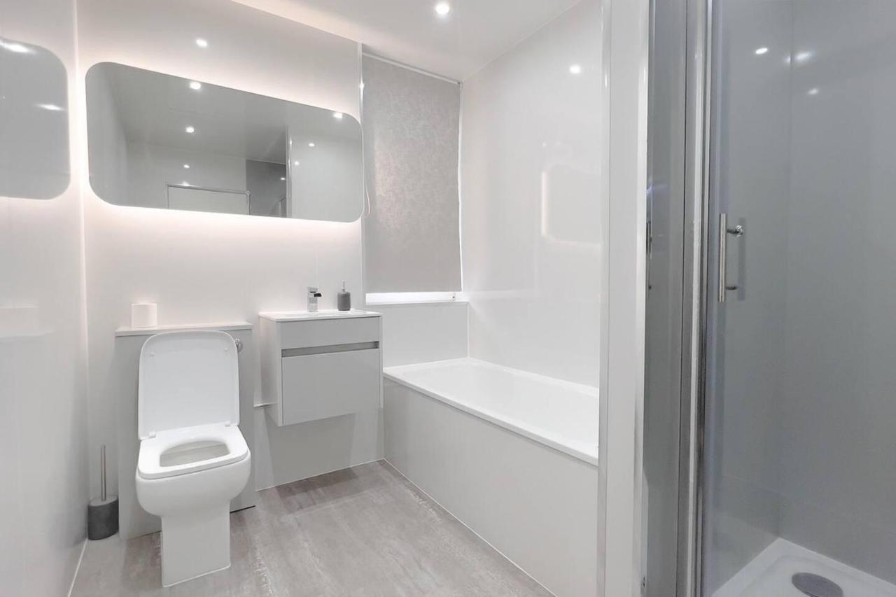 Stunning Luxury Apartment Near Motherwell Wishaw  Bagian luar foto