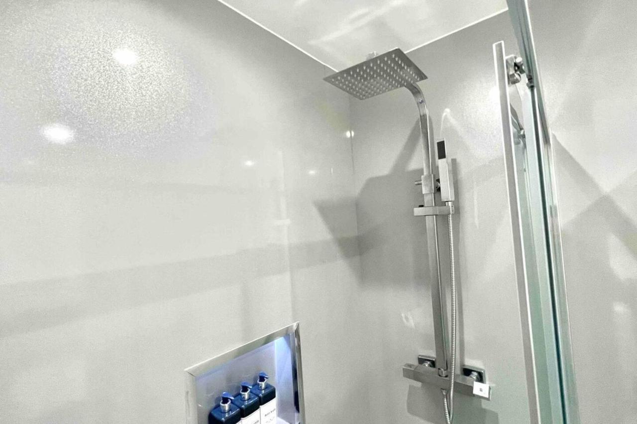 Stunning Luxury Apartment Near Motherwell Wishaw  Bagian luar foto